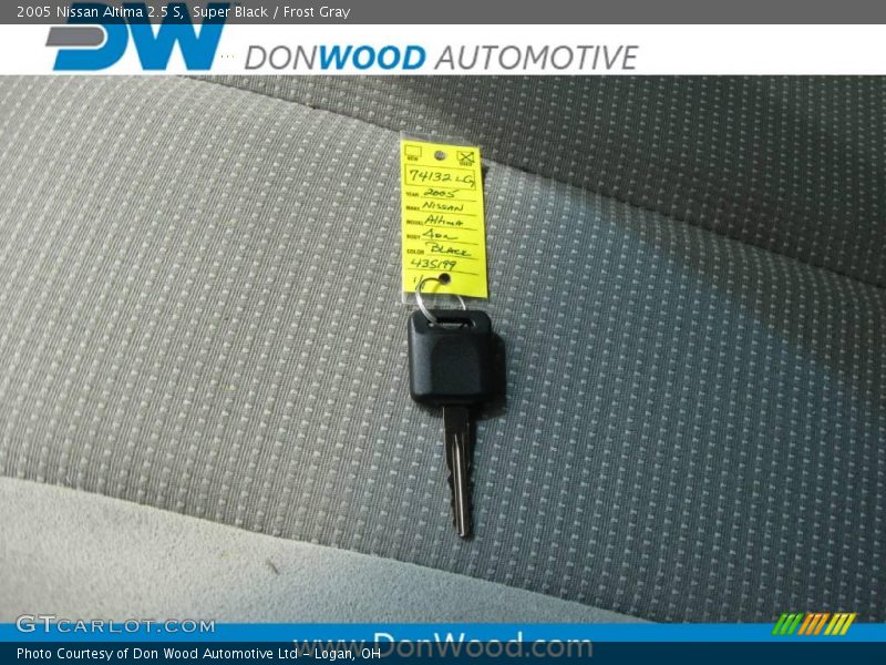 Super Black / Frost Gray 2005 Nissan Altima 2.5 S