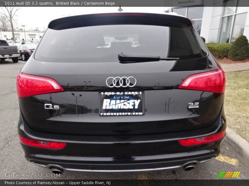 Brilliant Black / Cardamom Beige 2011 Audi Q5 3.2 quattro