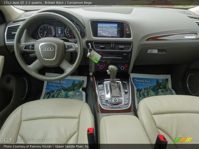 Brilliant Black / Cardamom Beige 2011 Audi Q5 3.2 quattro