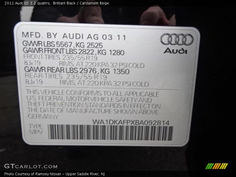 Brilliant Black / Cardamom Beige 2011 Audi Q5 3.2 quattro