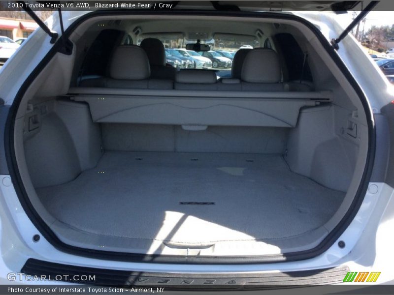 Blizzard White Pearl / Gray 2010 Toyota Venza V6 AWD