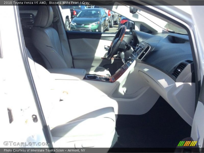 Blizzard White Pearl / Gray 2010 Toyota Venza V6 AWD