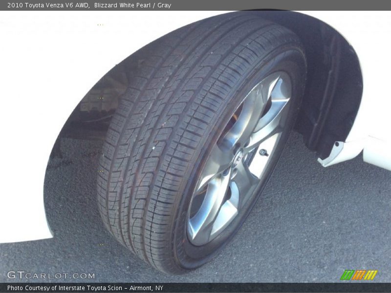 Blizzard White Pearl / Gray 2010 Toyota Venza V6 AWD