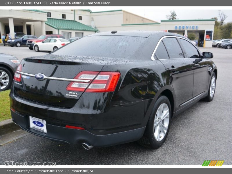 Tuxedo Black Metallic / Charcoal Black 2013 Ford Taurus SEL