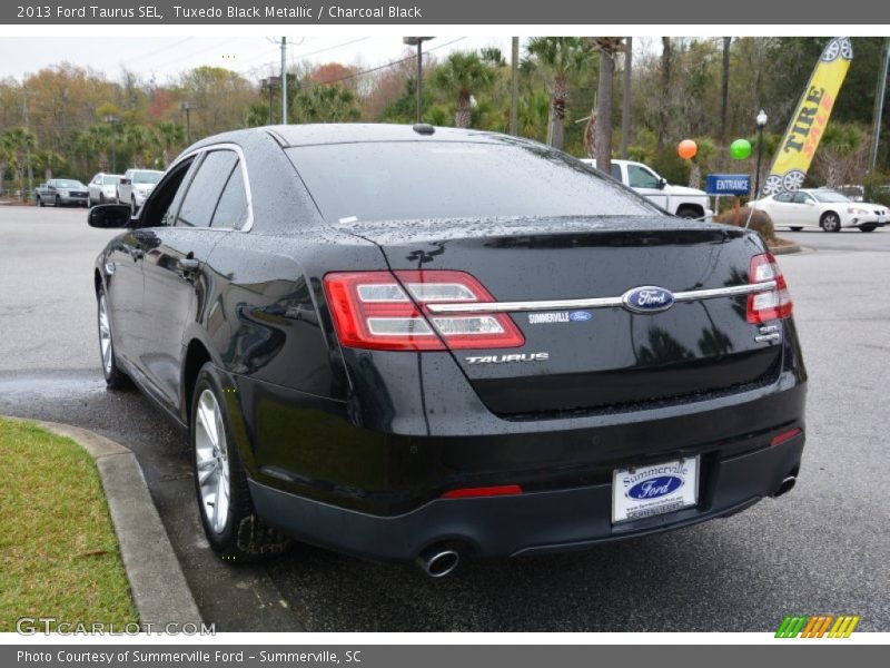Tuxedo Black Metallic / Charcoal Black 2013 Ford Taurus SEL