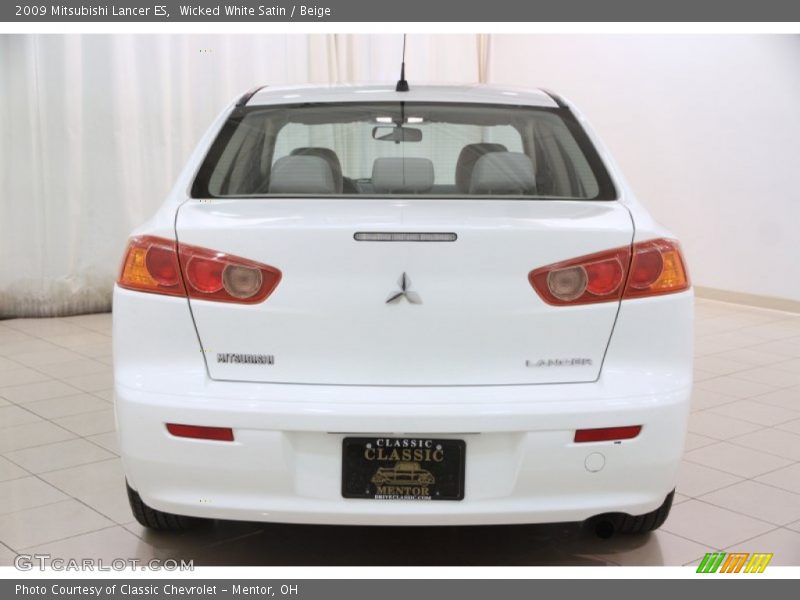 Wicked White Satin / Beige 2009 Mitsubishi Lancer ES
