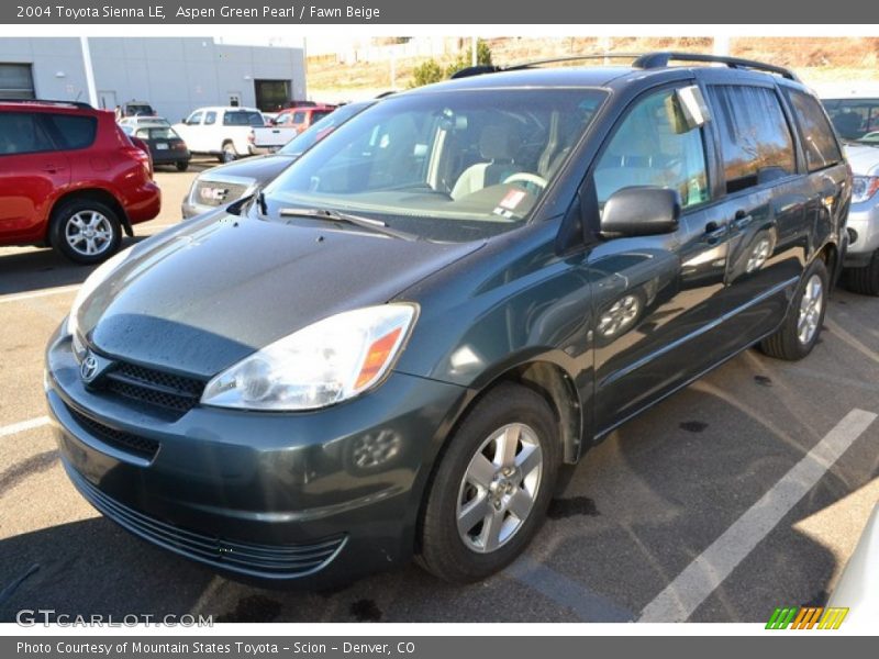 Front 3/4 View of 2004 Sienna LE