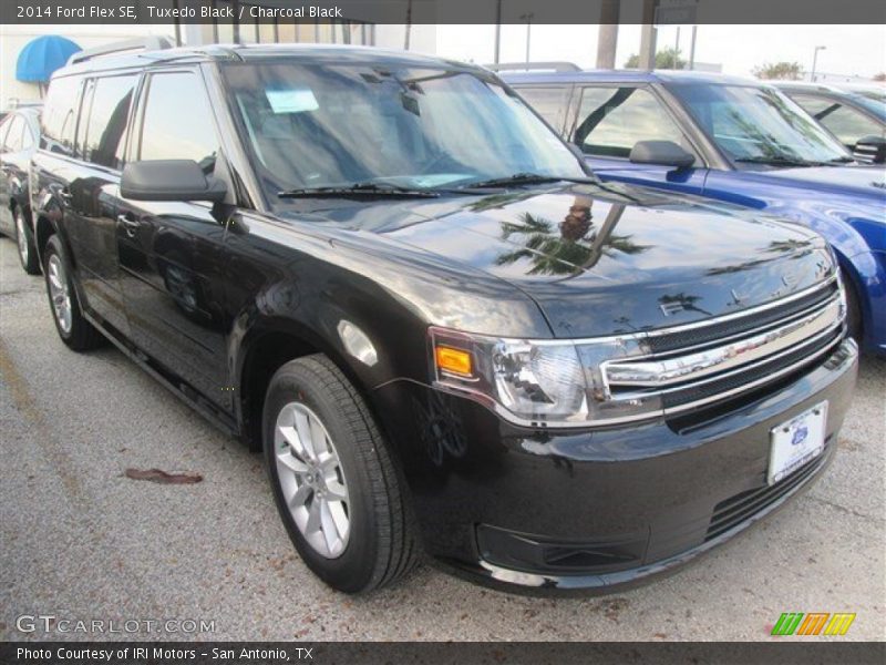 Tuxedo Black / Charcoal Black 2014 Ford Flex SE