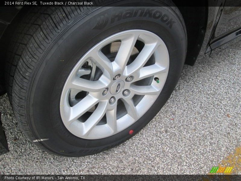 Tuxedo Black / Charcoal Black 2014 Ford Flex SE