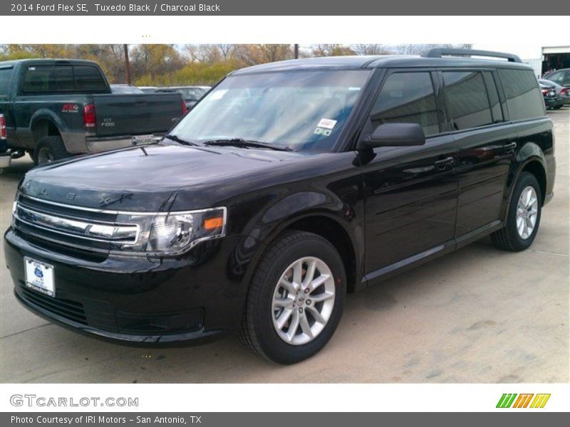 Tuxedo Black / Charcoal Black 2014 Ford Flex SE