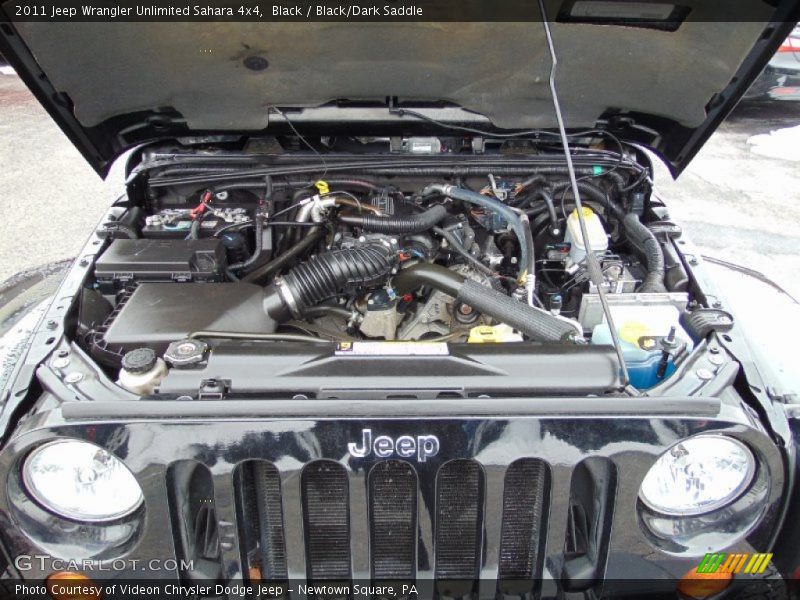 Black / Black/Dark Saddle 2011 Jeep Wrangler Unlimited Sahara 4x4