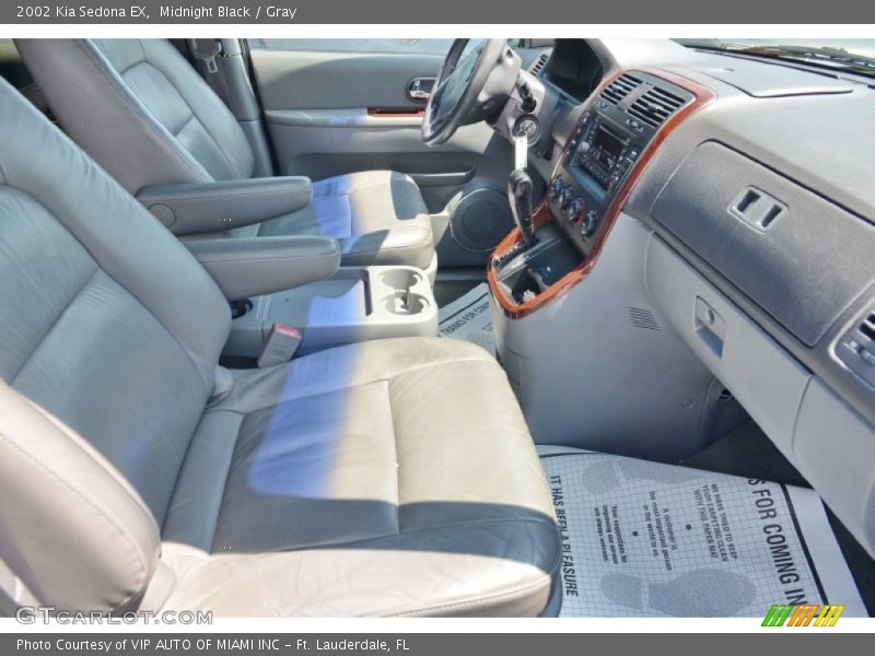 Midnight Black / Gray 2002 Kia Sedona EX