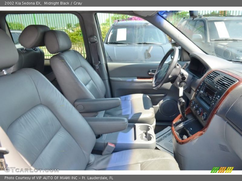Midnight Black / Gray 2002 Kia Sedona EX