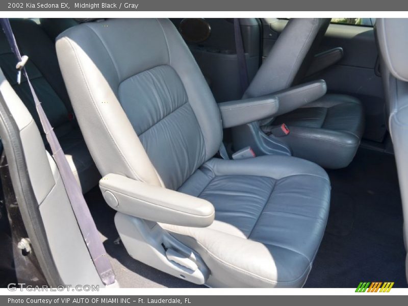 Midnight Black / Gray 2002 Kia Sedona EX