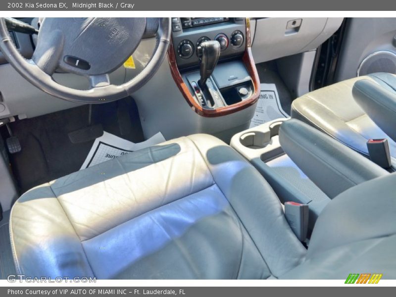 Midnight Black / Gray 2002 Kia Sedona EX