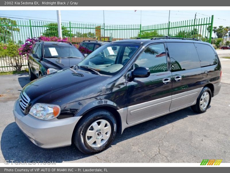 Midnight Black / Gray 2002 Kia Sedona EX