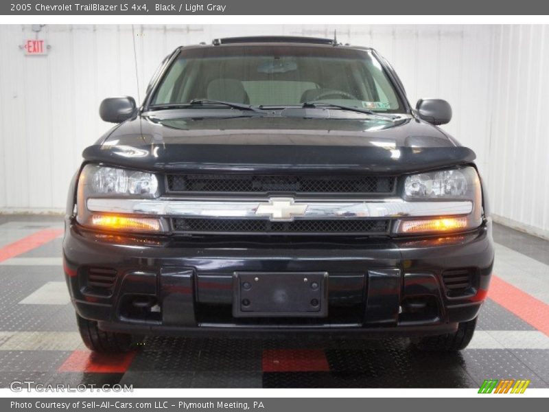 Black / Light Gray 2005 Chevrolet TrailBlazer LS 4x4