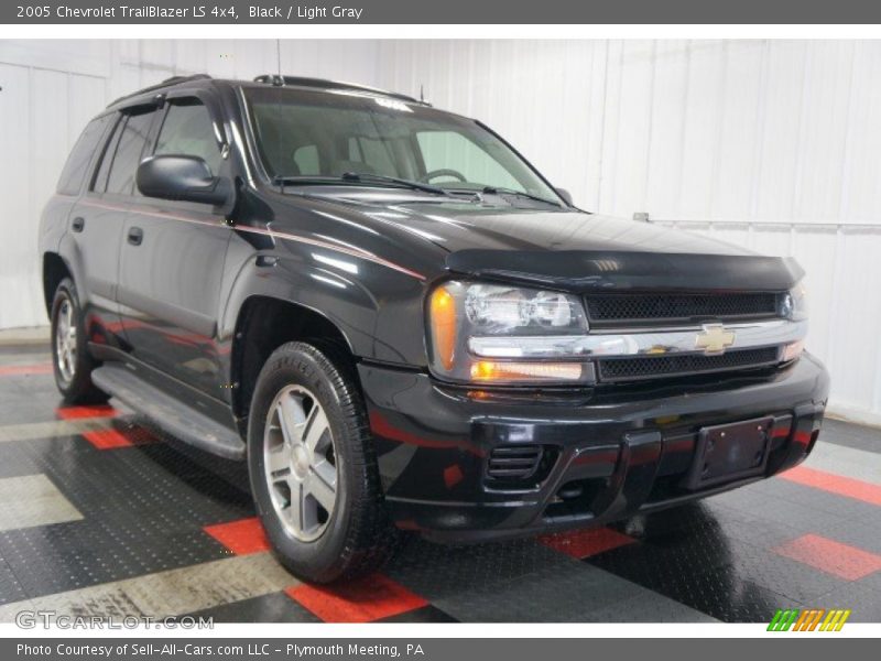 Black / Light Gray 2005 Chevrolet TrailBlazer LS 4x4