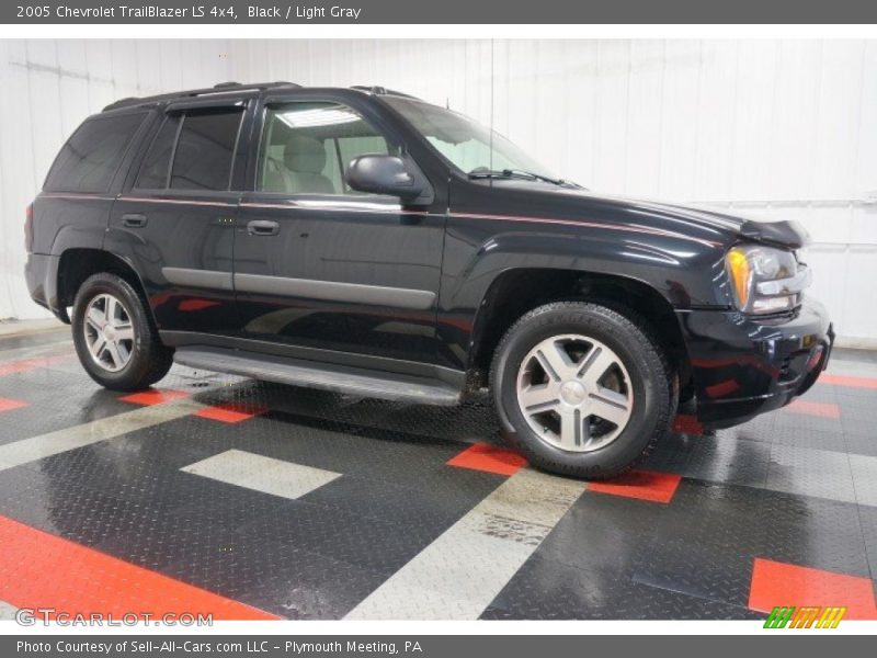 Black / Light Gray 2005 Chevrolet TrailBlazer LS 4x4