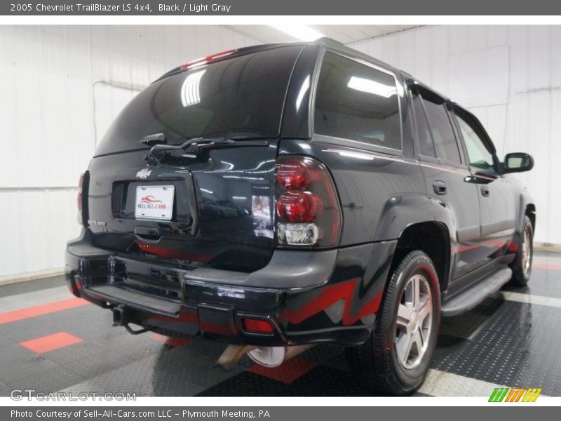 Black / Light Gray 2005 Chevrolet TrailBlazer LS 4x4