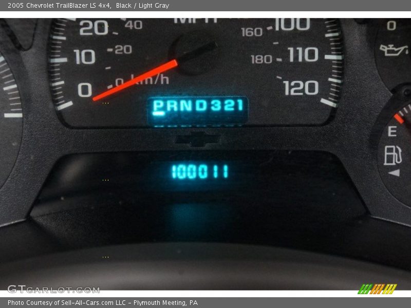 Black / Light Gray 2005 Chevrolet TrailBlazer LS 4x4