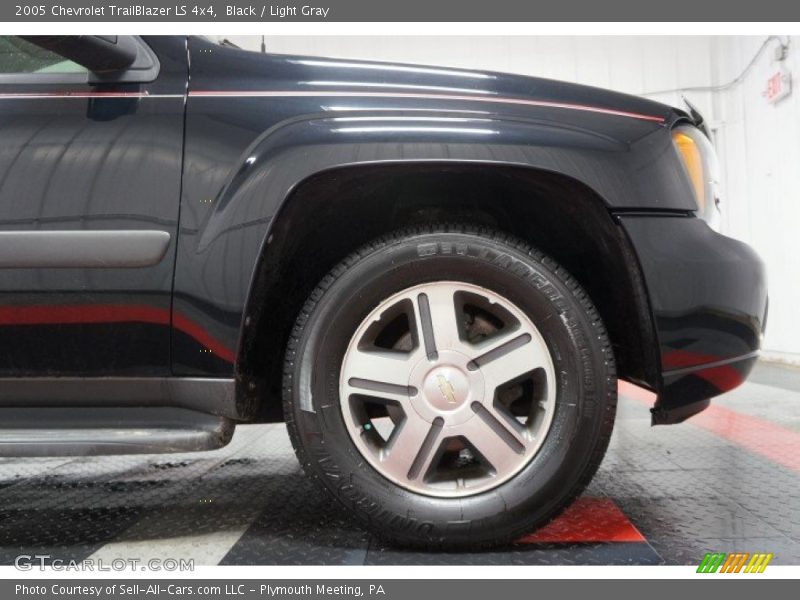 Black / Light Gray 2005 Chevrolet TrailBlazer LS 4x4