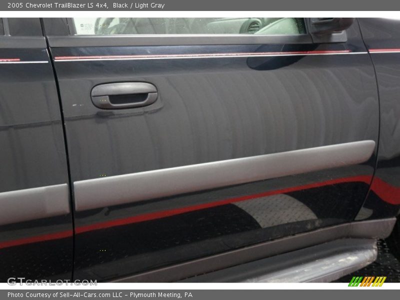 Black / Light Gray 2005 Chevrolet TrailBlazer LS 4x4