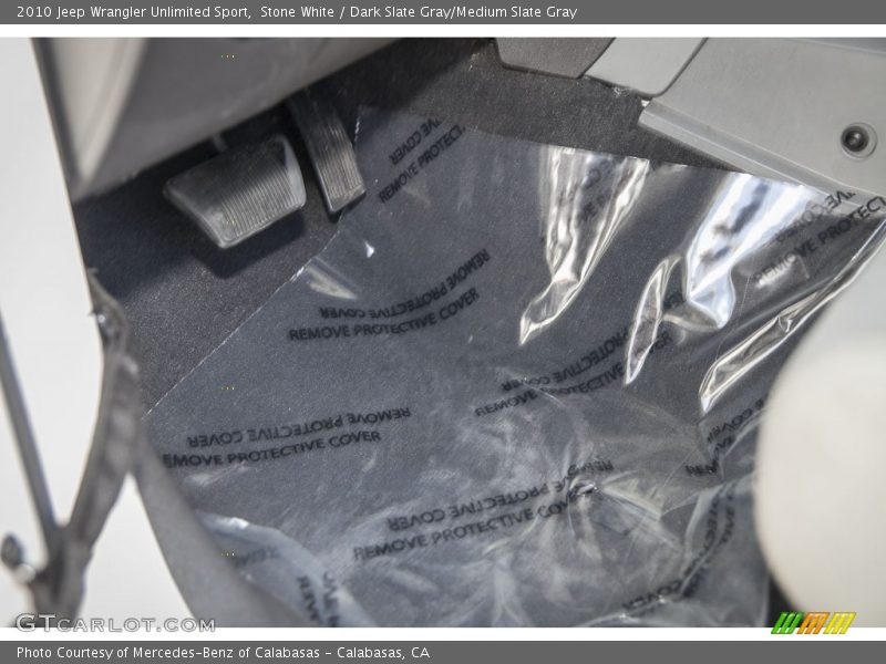 Stone White / Dark Slate Gray/Medium Slate Gray 2010 Jeep Wrangler Unlimited Sport