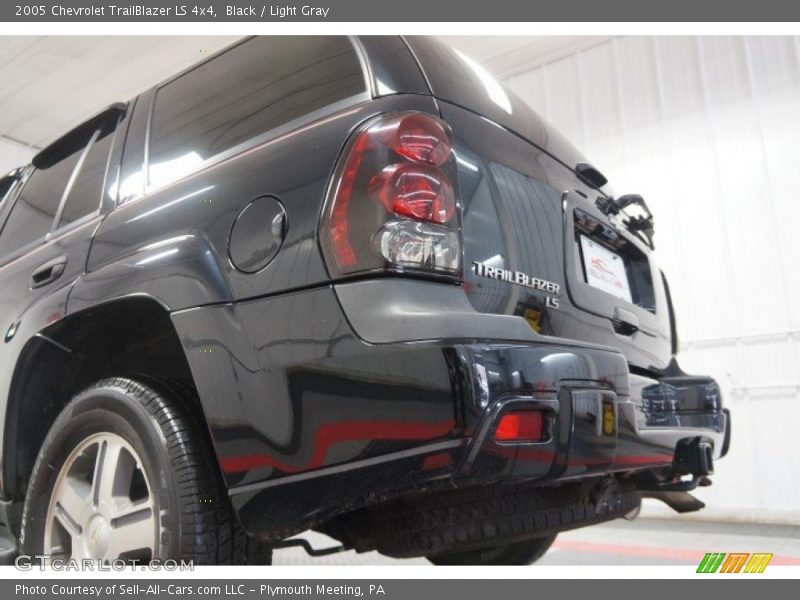 Black / Light Gray 2005 Chevrolet TrailBlazer LS 4x4