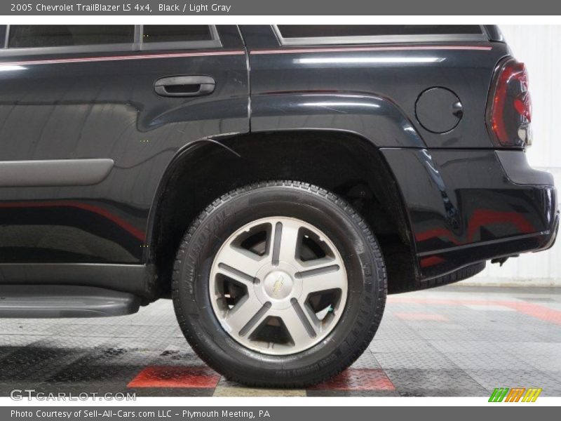 Black / Light Gray 2005 Chevrolet TrailBlazer LS 4x4