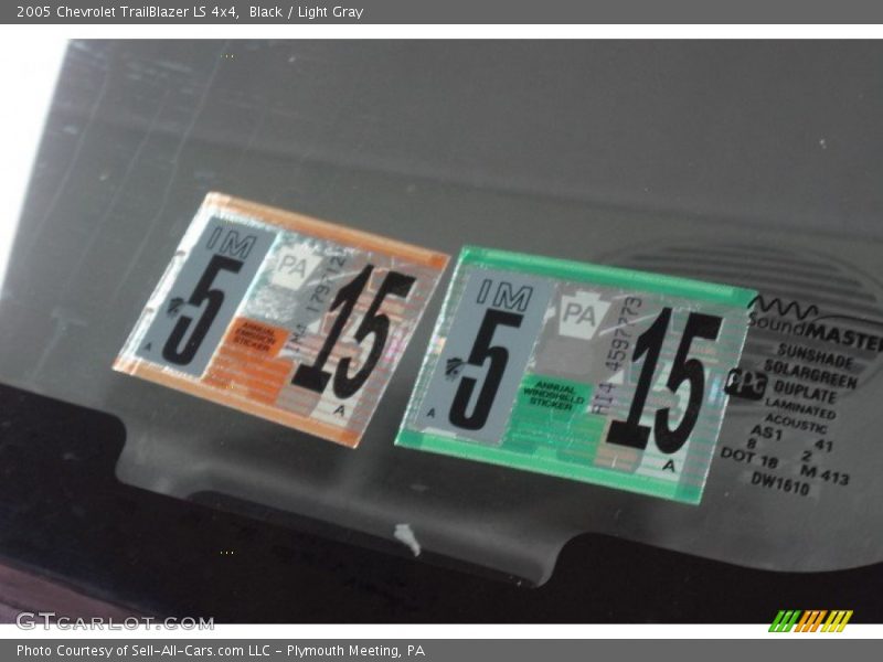Black / Light Gray 2005 Chevrolet TrailBlazer LS 4x4