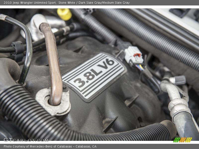 Stone White / Dark Slate Gray/Medium Slate Gray 2010 Jeep Wrangler Unlimited Sport