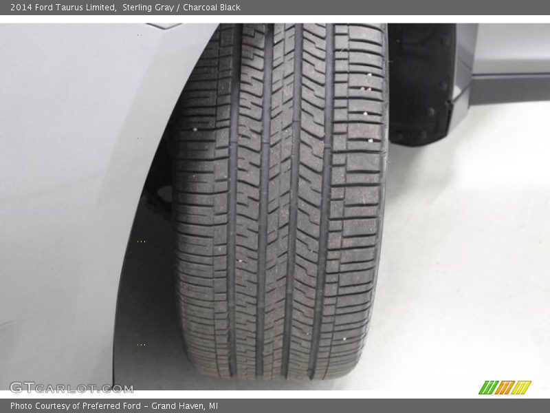 Sterling Gray / Charcoal Black 2014 Ford Taurus Limited