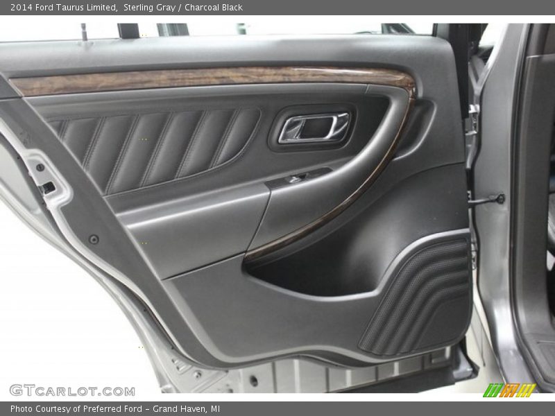 Sterling Gray / Charcoal Black 2014 Ford Taurus Limited