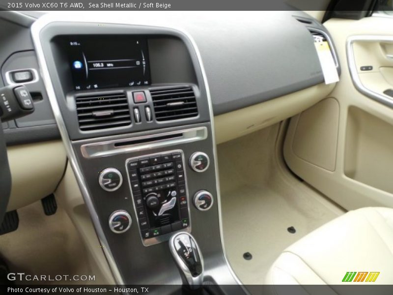 Sea Shell Metallic / Soft Beige 2015 Volvo XC60 T6 AWD