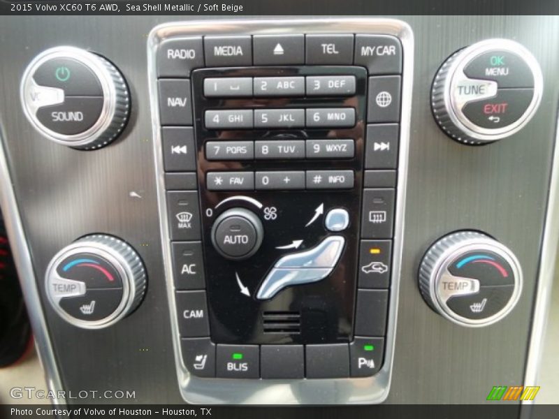 Controls of 2015 XC60 T6 AWD