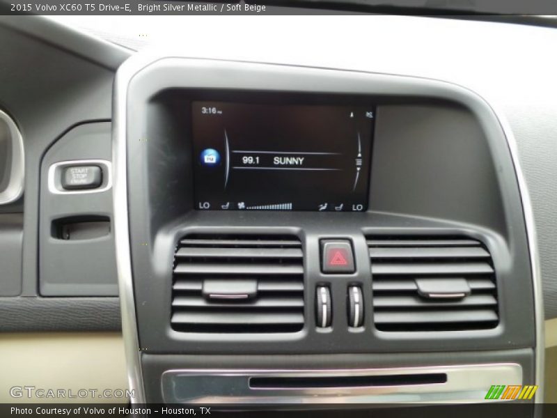 Bright Silver Metallic / Soft Beige 2015 Volvo XC60 T5 Drive-E