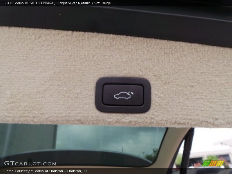 Bright Silver Metallic / Soft Beige 2015 Volvo XC60 T5 Drive-E