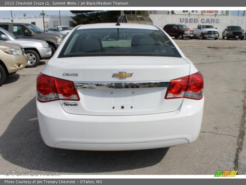 Summit White / Jet Black/Medium Titanium 2013 Chevrolet Cruze LS