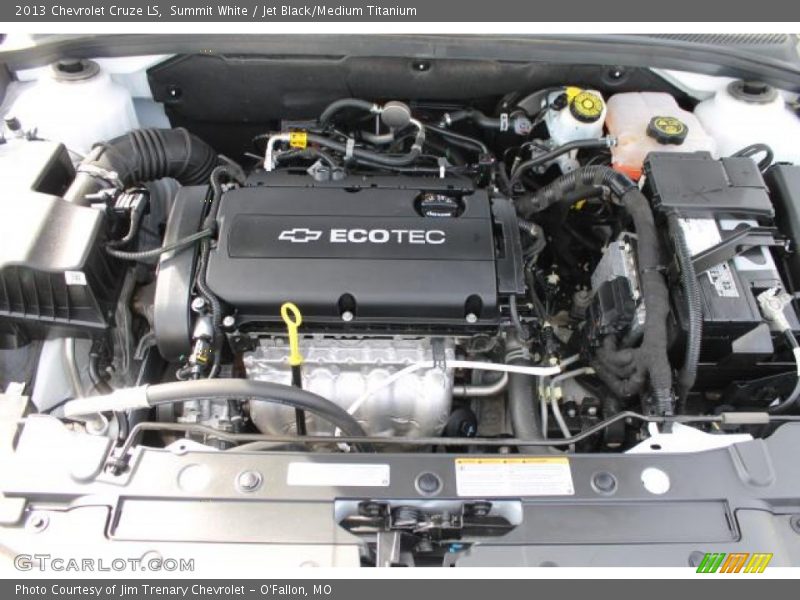 Summit White / Jet Black/Medium Titanium 2013 Chevrolet Cruze LS