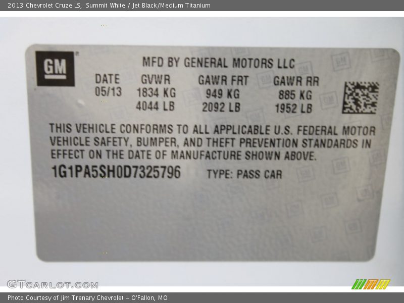 Summit White / Jet Black/Medium Titanium 2013 Chevrolet Cruze LS