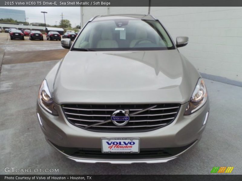 Sea Shell Metallic / Soft Beige 2015 Volvo XC60 T5 Drive-E