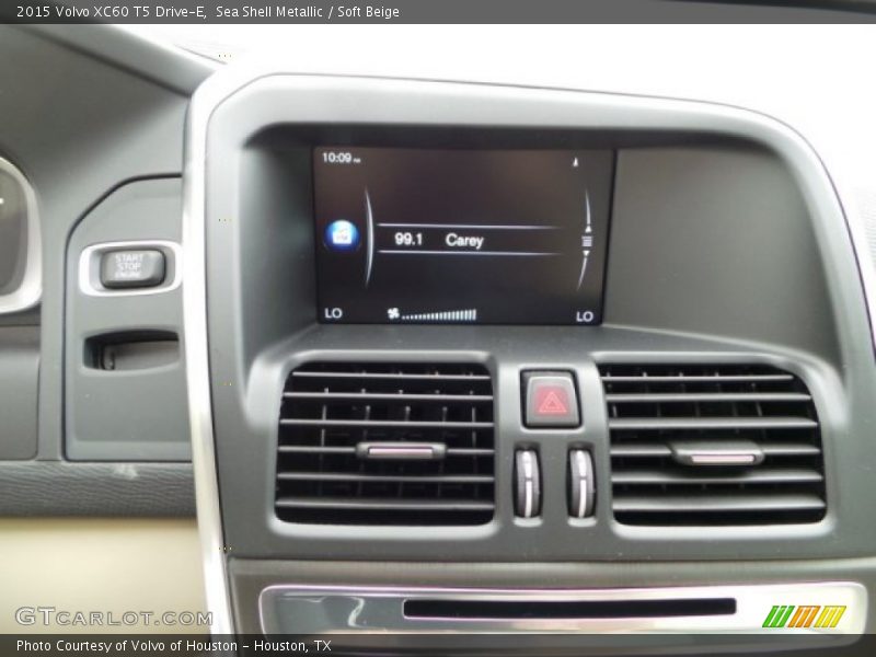 Sea Shell Metallic / Soft Beige 2015 Volvo XC60 T5 Drive-E