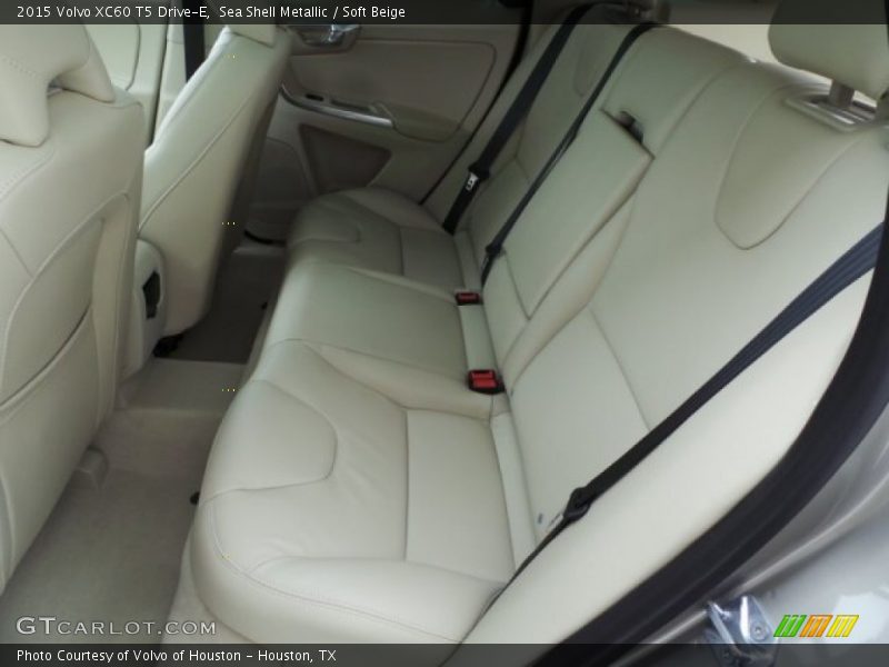 Sea Shell Metallic / Soft Beige 2015 Volvo XC60 T5 Drive-E