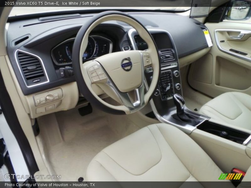 Ice White / Soft Beige 2015 Volvo XC60 T5 Drive-E