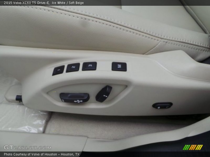 Ice White / Soft Beige 2015 Volvo XC60 T5 Drive-E