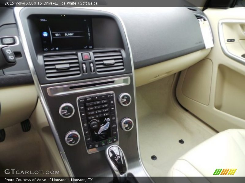 Ice White / Soft Beige 2015 Volvo XC60 T5 Drive-E