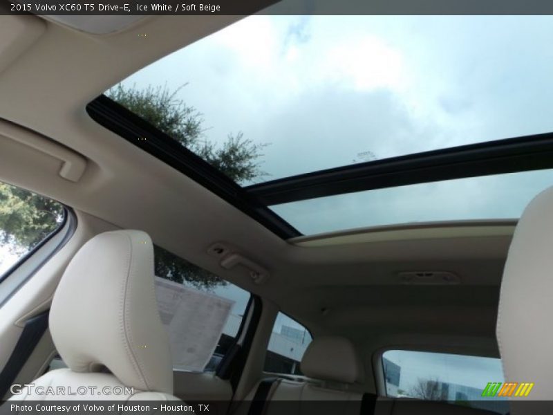 Ice White / Soft Beige 2015 Volvo XC60 T5 Drive-E
