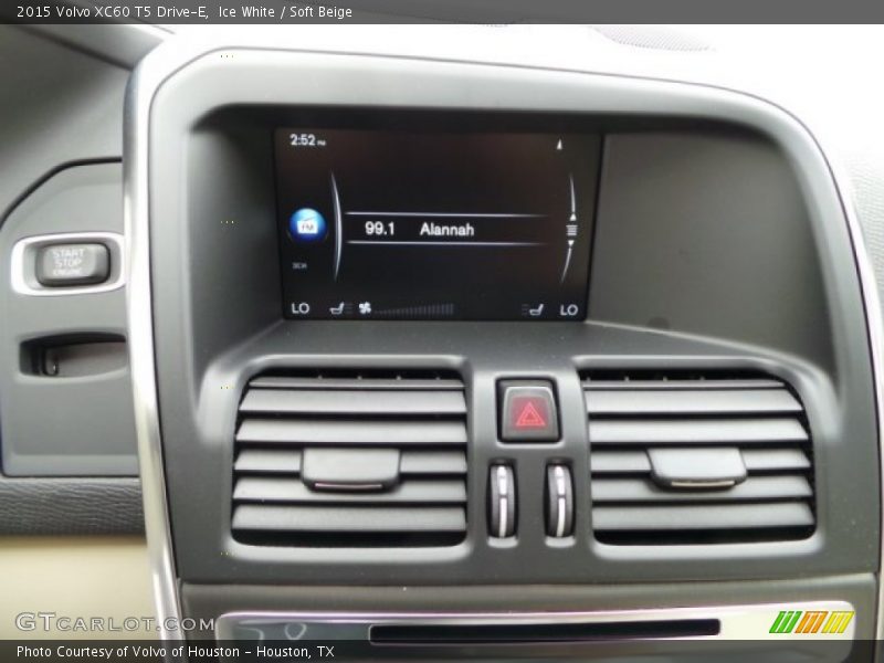 Ice White / Soft Beige 2015 Volvo XC60 T5 Drive-E