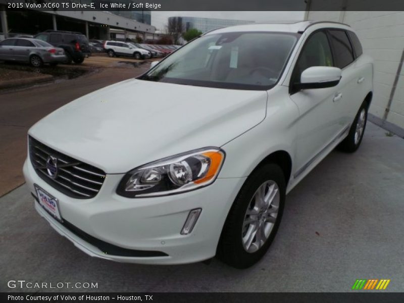 Ice White / Soft Beige 2015 Volvo XC60 T5 Drive-E